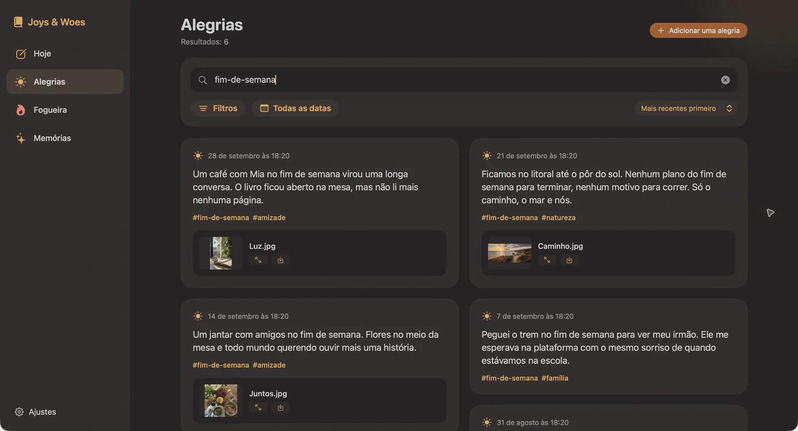 Joys & Woes no Mac, com barra lateral e duas colunas de registros de momentos felizes